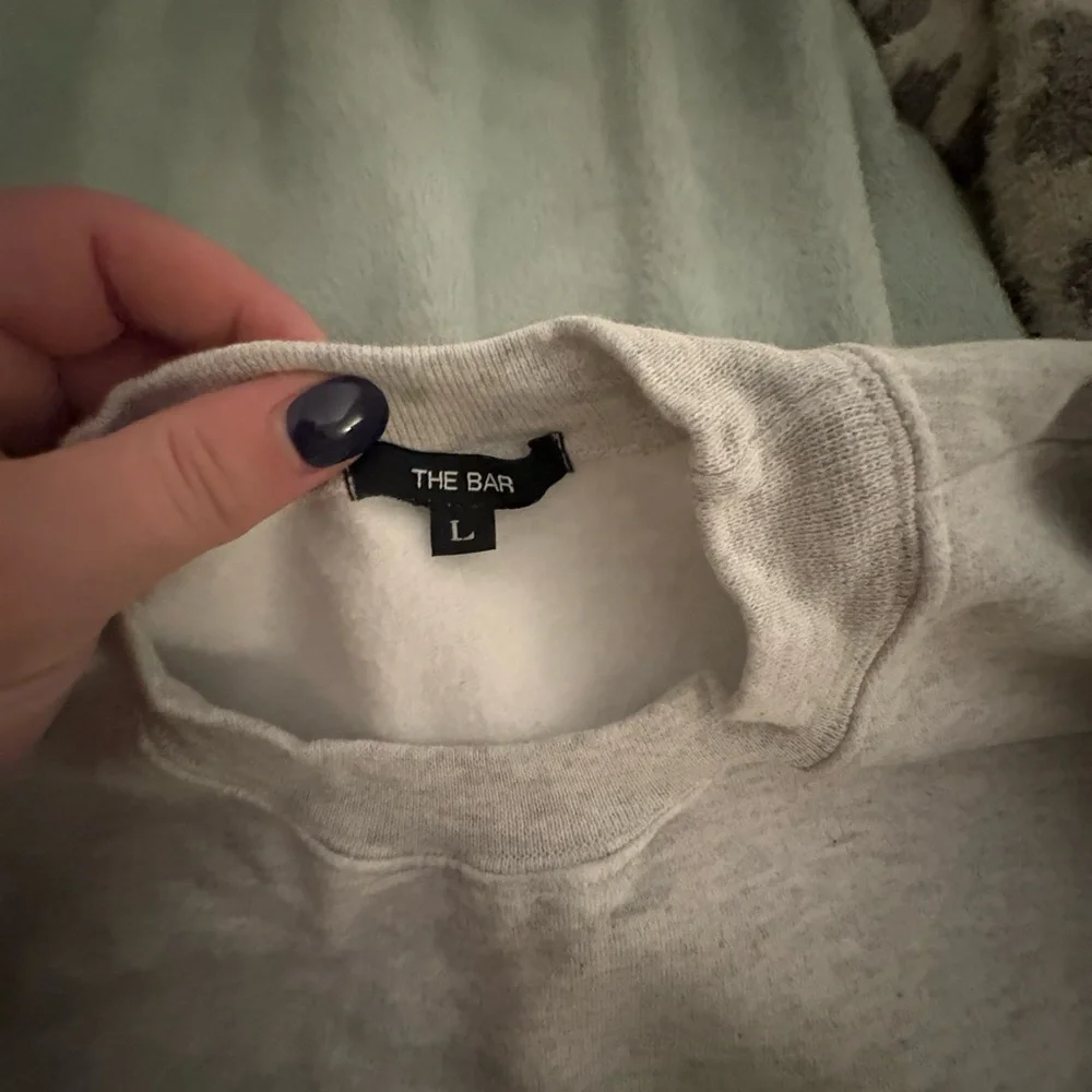 The bar varsity sweatshirt - Picture 3 of 6